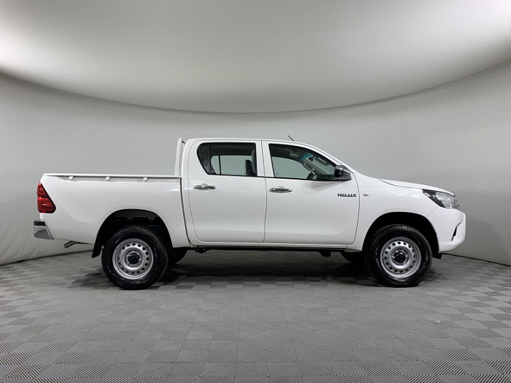 TOYOTA Hilux 2.4, 2022 года, Механика, БЕЛЫЙ