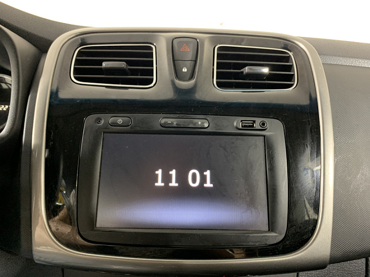 RENAULT Sandero 1.6, 2019 года, Механика, Светло-синий