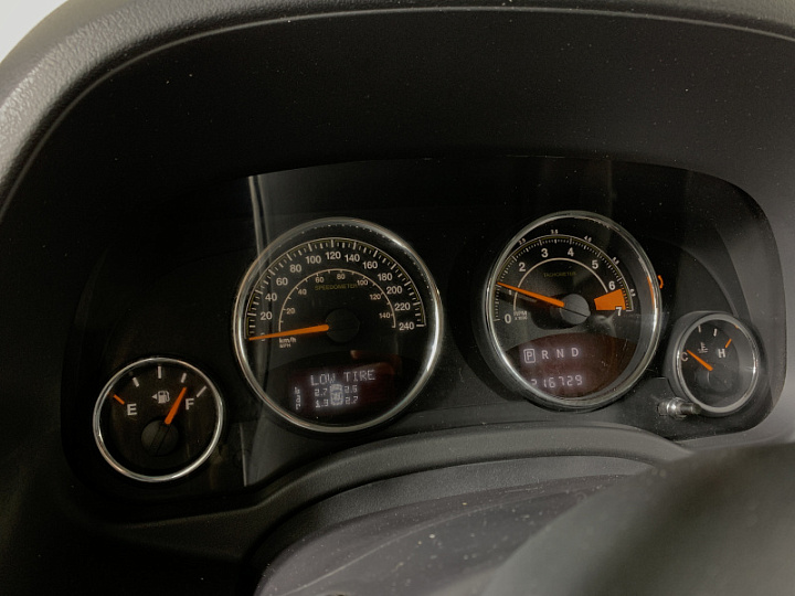 JEEP Compass 2.4, 2013 года, Автоматическая, ЧЕРНЫЙ