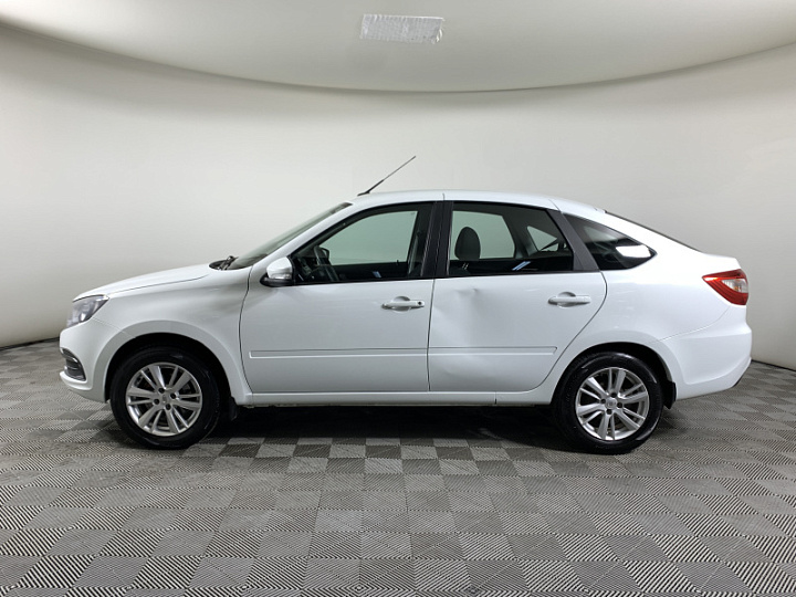 Lada Granta 1.6, 2023 года, Механика, БЕЛЫЙ
