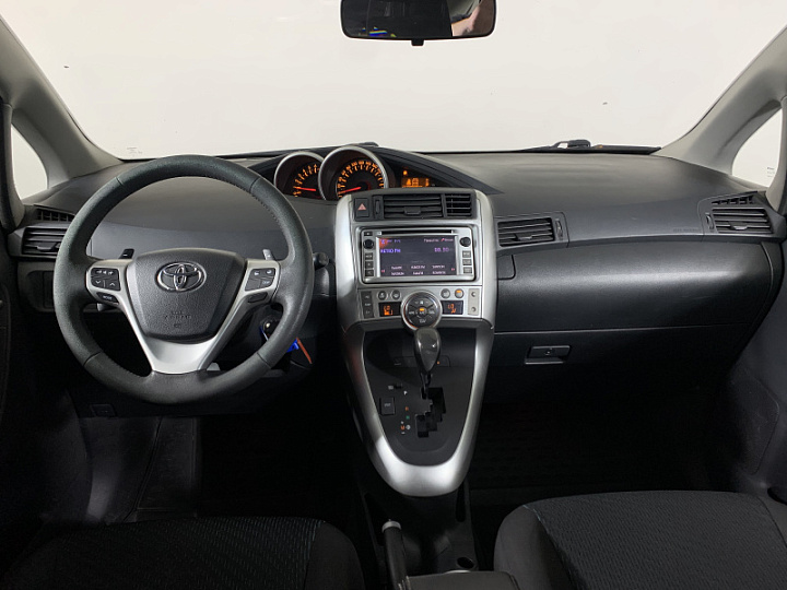 Toyota Verso 1.8, 2012 года, Вариатор, Серый