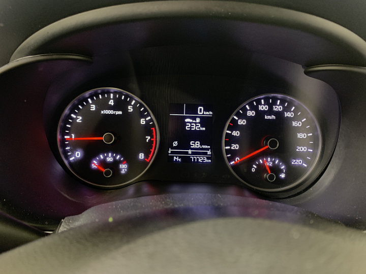 KIA Rio X-Line 1.4, 2017 года, Механика, Серебристый