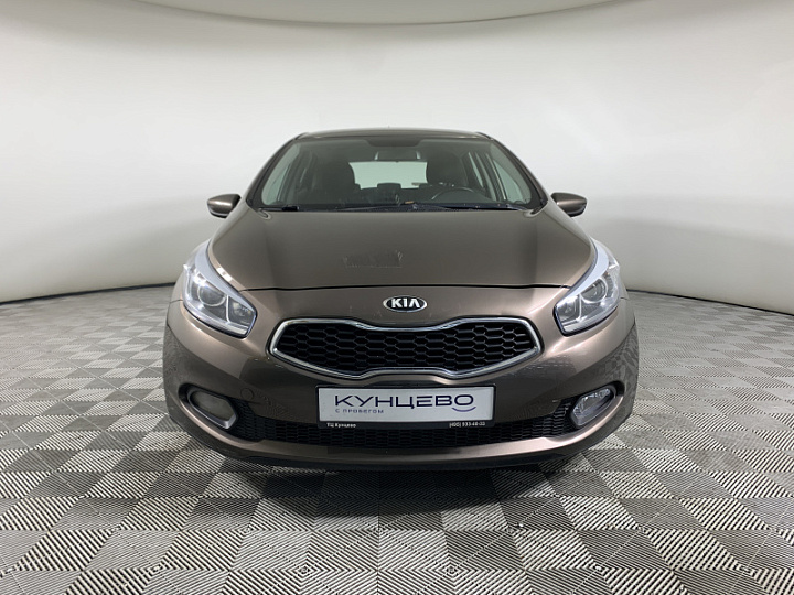 KIA Ceed 1.6, 2015 года, Механика, КОРИЧНЕВЫЙ