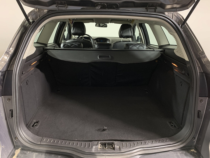 Ford Focus 2, 2013 года, Робот, Светло серый