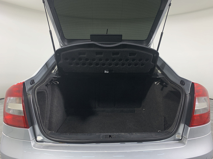 SKODA Octavia 1.6, 2013 года, Автоматическая, Серебристый