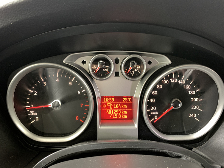 FORD Focus 1.6, 2009 года, Механика, Серебристый