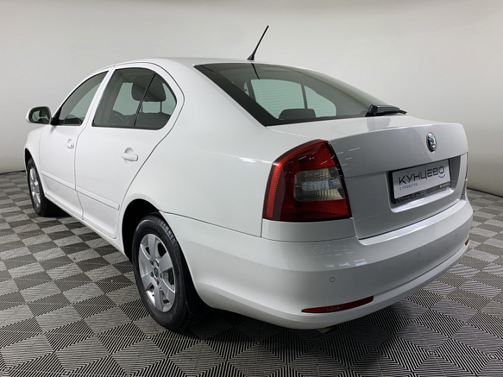 SKODA Octavia 1.6, 2011 года, Автоматическая, БЕЛЫЙ