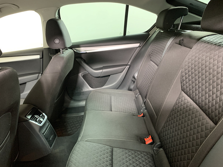 SKODA Octavia 1.4, 2016 года, Робот, БЕЖЕВЫЙ