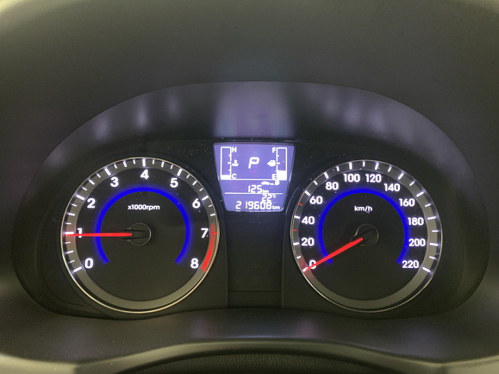 HYUNDAI Solaris 1.6, 2015 года, Автоматическая, ОРАНЖЕВЫЙ