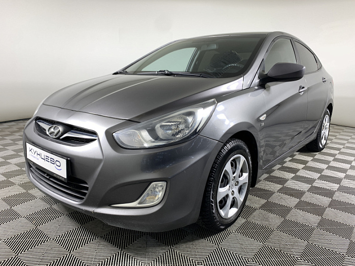 HYUNDAI Solaris 1.6, 2013 года, Автоматическая, Черно-Серый