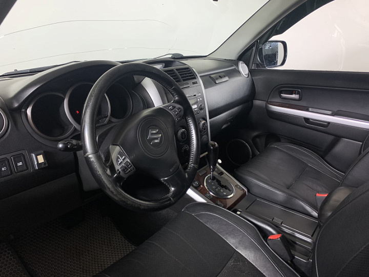 Suzuki Grand Vitara 2, 2005 года, Автоматическая, красный