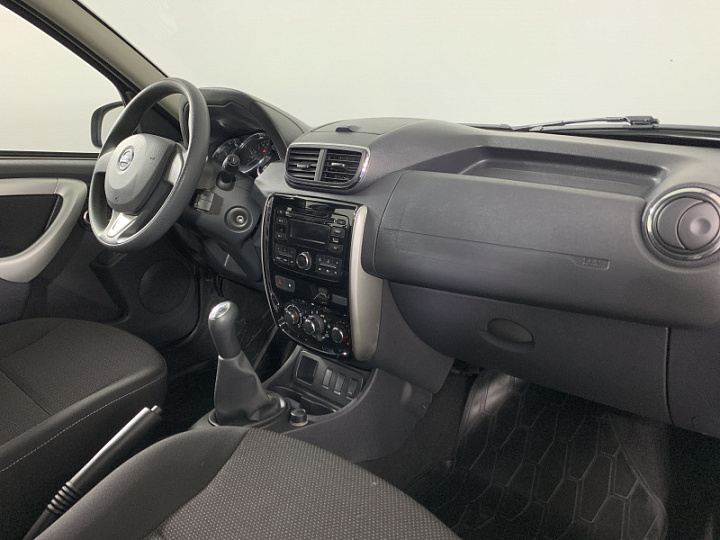NISSAN Terrano 1.6, 2018 года, Механика, СЕРЫЙ