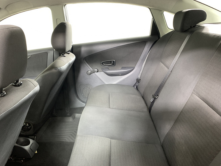 NISSAN Almera 1.6, 2015 года, Механика, Серебристый