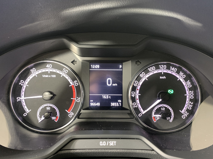 SKODA Octavia 1.6, 2019 года, Автоматическая, КОРИЧНЕВЫЙ
