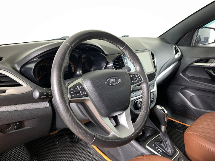 Lada Vesta 1.6, 2021 года, Вариатор, ОРАНЖЕВЫЙ