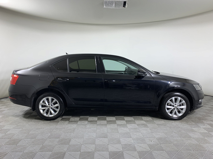 Skoda Octavia 1.6, 2018 года, Автоматическая, Черный