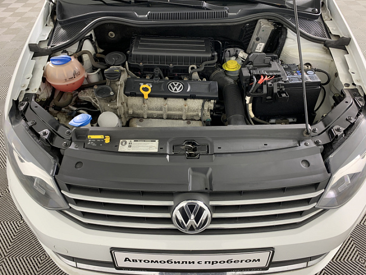 VOLKSWAGEN Polo 1.6, 2015 года, Автоматическая, Белый (темно-серый)