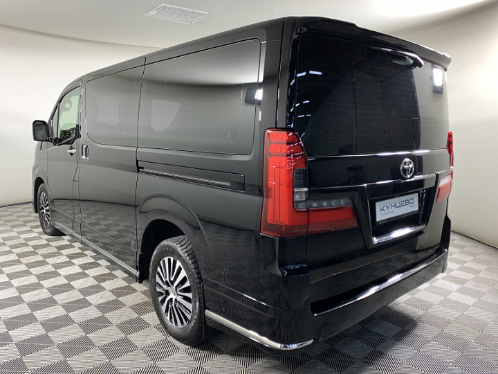 TOYOTA HiAce 2.8, 2020 года, Автоматическая, ЧЕРНЫЙ