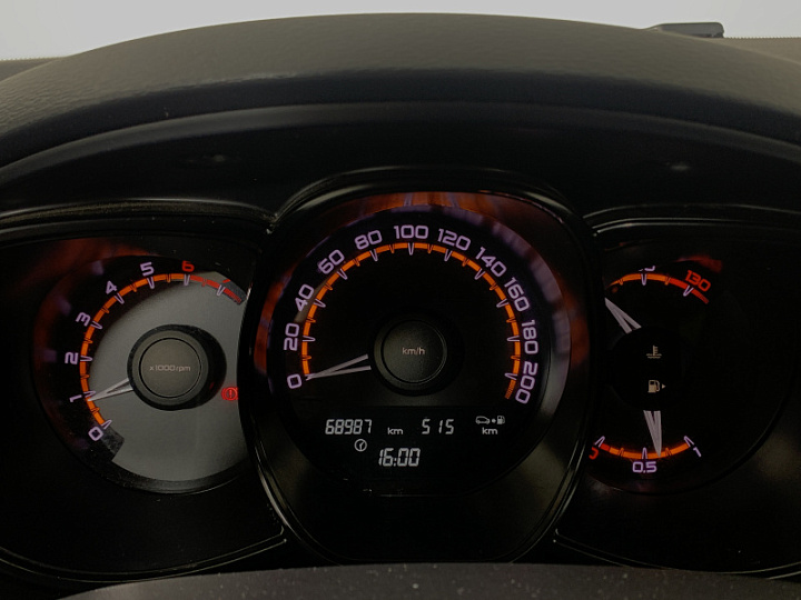 Lada Vesta 1.6, 2021 года, Механика, БЕЛЫЙ