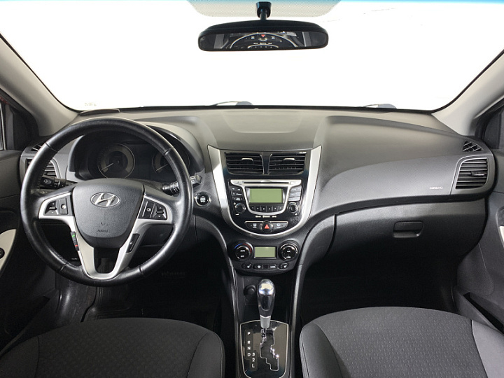 HYUNDAI Solaris 1.6, 2011 года, Автоматическая, КРАСНЫЙ
