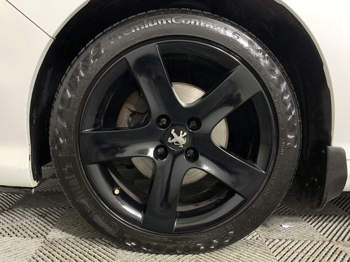 Peugeot 308 1.6, 2011 года, Автоматическая, Белый