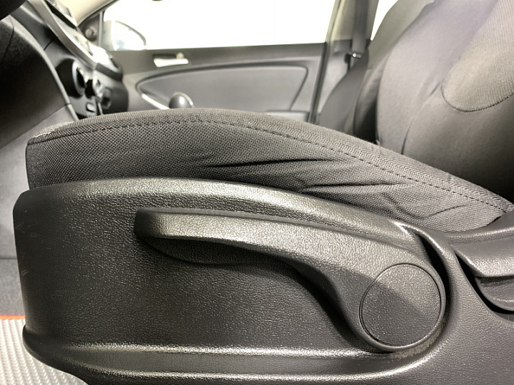 Hyundai Solaris 1.6, 2012 года, Механика, Черный