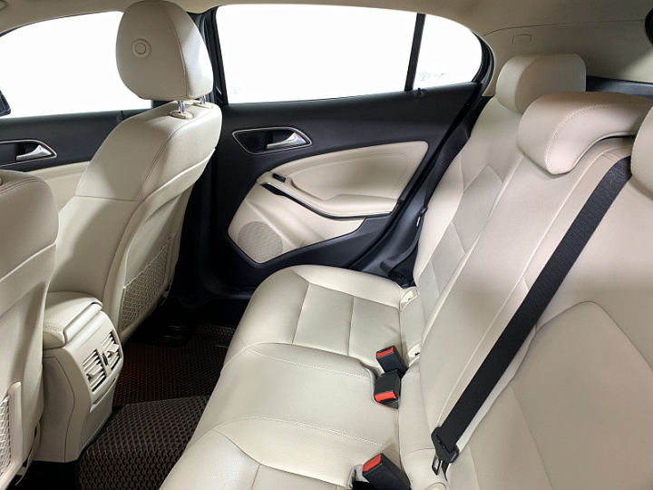 MERCEDES-BENZ GLA 1.6, 2018 года, Робот, ЧЕРНЫЙ