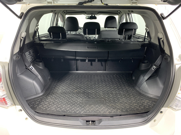 TOYOTA Verso 1.8, 2011 года, Вариатор, БЕЛЫЙ