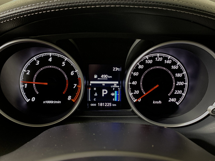 Mitsubishi Outlander 2, 2011 года, Вариатор, Белый
