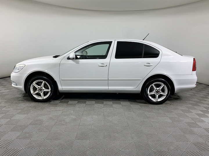 SKODA Octavia 1.8, 2012 года, Автоматическая, БЕЛЫЙ