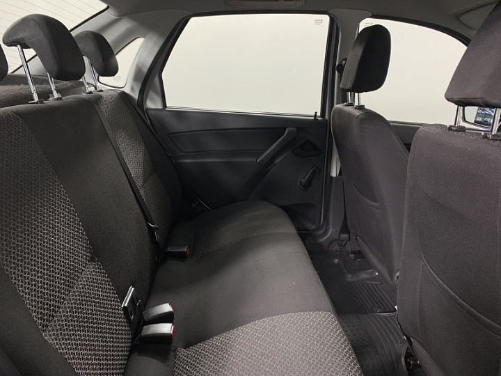 Lada Granta 1.6, 2016 года, Механика, Серебристый