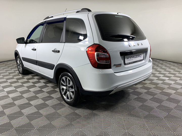 Lada Granta 1.6, 2023 года, Механика, БЕЛЫЙ