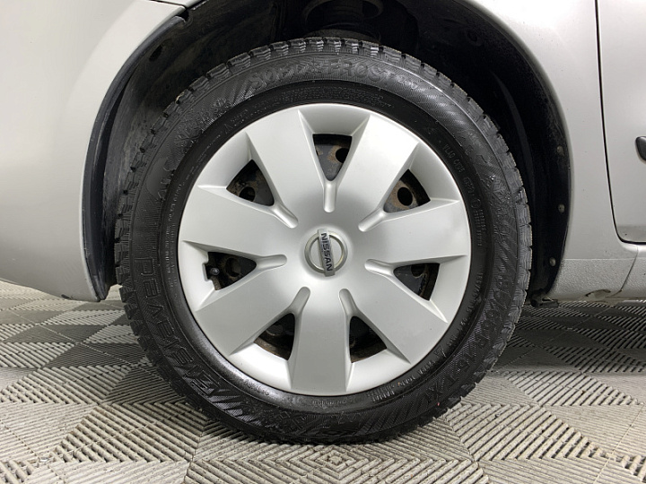 NISSAN Note 1.4, 2011 года, Механика, Серебристый