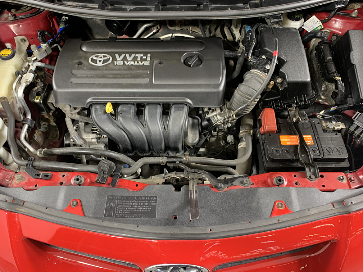 TOYOTA Auris 1.4, 2007 года, Механика, КРАСНЫЙ
