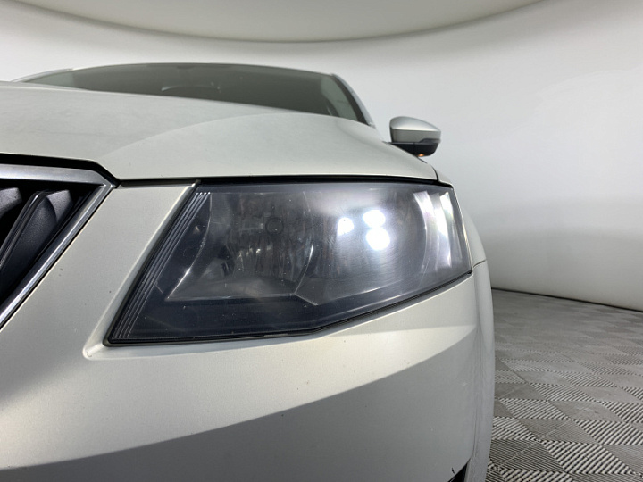 SKODA Octavia 1.2, 2014 года, Автоматическая, Серебристо-желтый