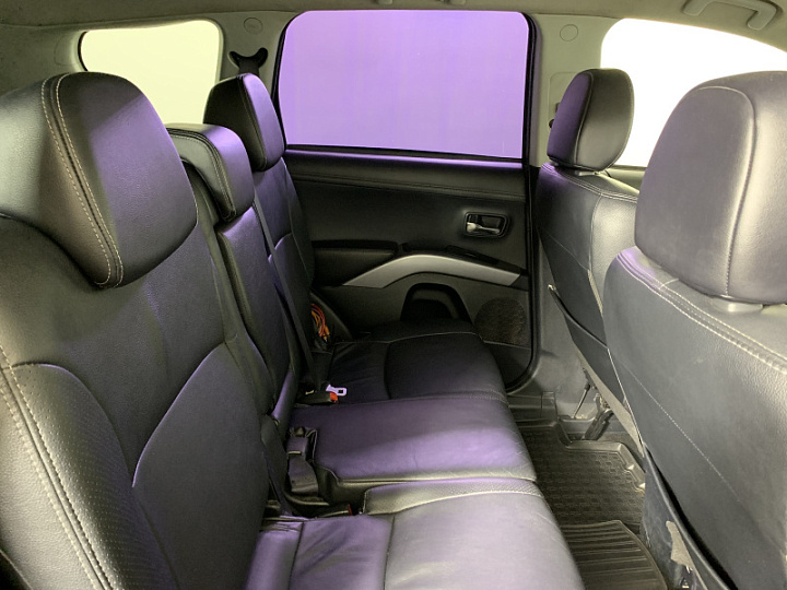 Mitsubishi Outlander 2.4, 2012 года, Вариатор, ЧЕРНЫЙ