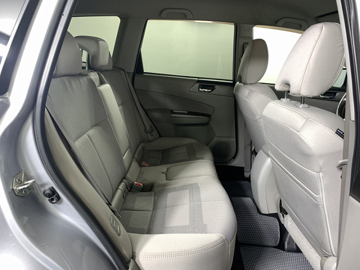 Subaru Forester 2, 2012 года, Автоматическая, Серебристый