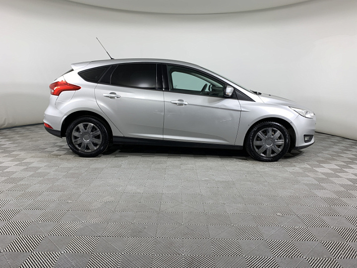 FORD Focus 1.6, 2016 года, Робот, Серебристый