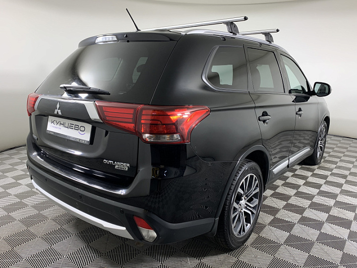 Mitsubishi Outlander 2.4, 2016 года, Вариатор, ЧЕРНЫЙ