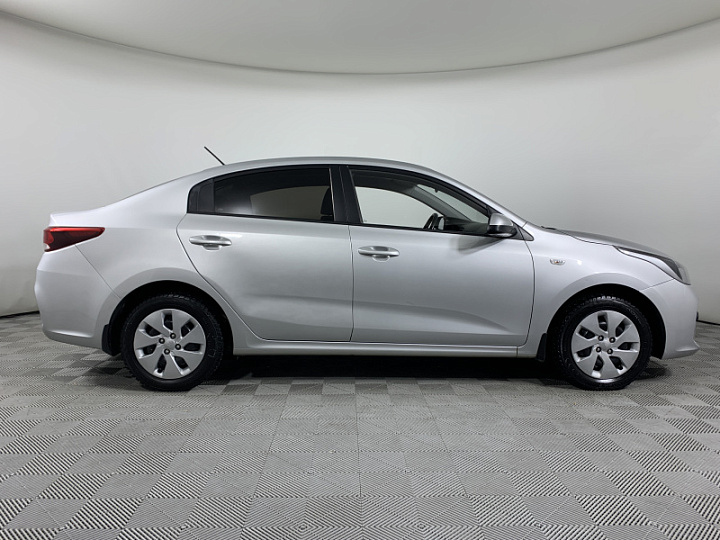 KIA Rio 1.6, 2019 года, Автоматическая, Серебристый