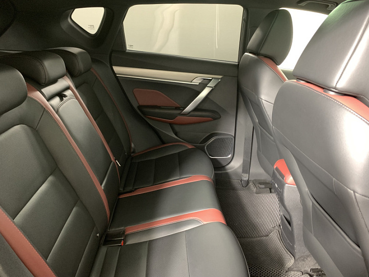 Geely Coolray 1.5, 2022 года, Робот, ЧЕРНЫЙ
