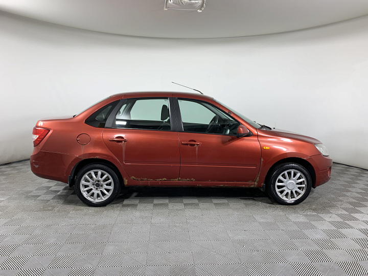 Lada Granta 1.6, 2013 года, Механика, КРАСНЫЙ