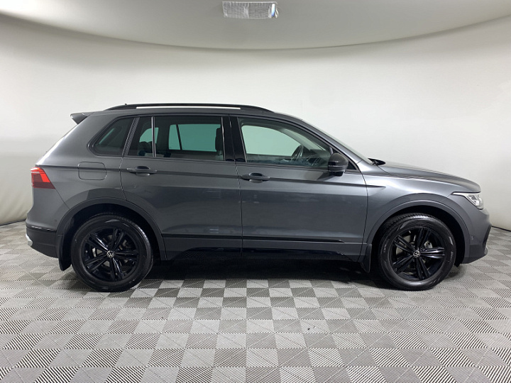 Volkswagen Tiguan 1.4, 2022 года, Робот, Серый