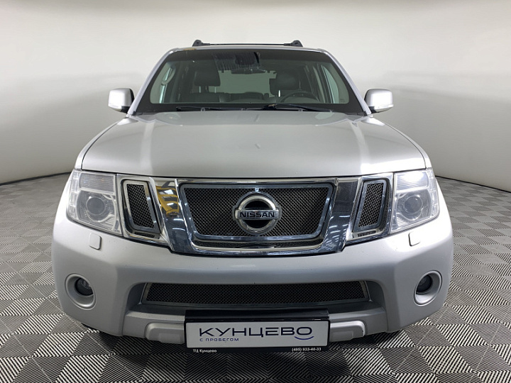 Nissan Pathfinder 2.5, 2010 года, Автоматическая, Серебристый