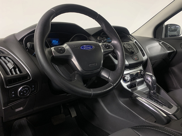 FORD Focus 1.6, 2013 года, Робот, Серо-коричневый