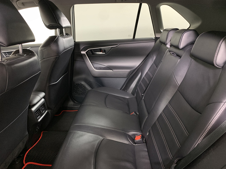 Toyota RAV4 2.5, 2021 года, Вариатор, Черный