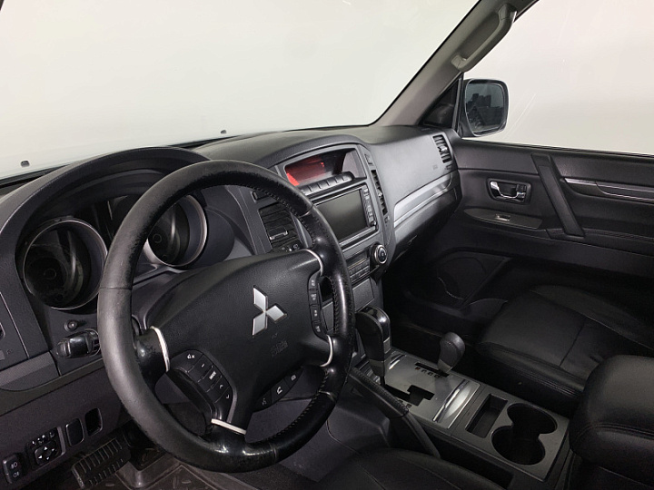 MITSUBISHI Pajero 3, 2011 года, Автоматическая, Серебристый