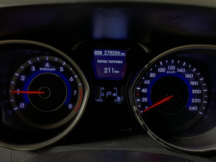 HYUNDAI Elantra 1.8, 2013 года, Автоматическая, КРАСНЫЙ