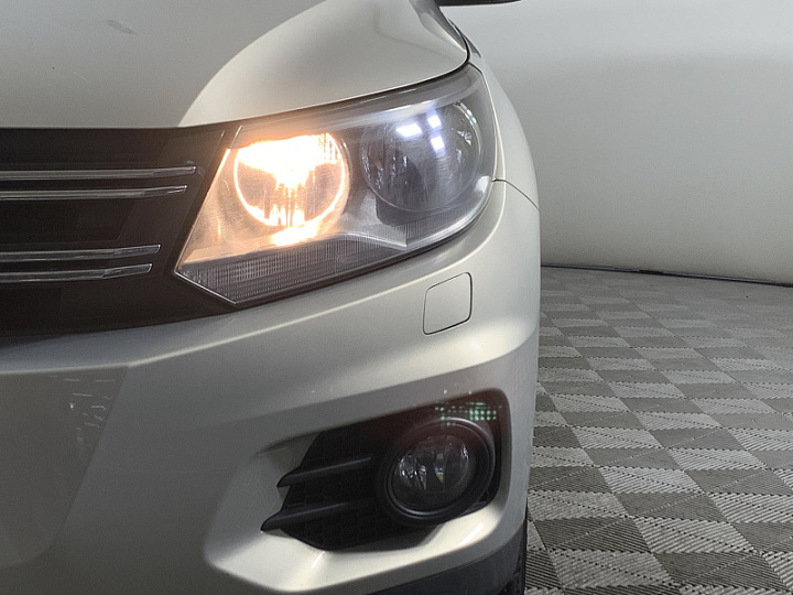 Volkswagen Tiguan 2, 2012 года, Автоматическая, Серебристый