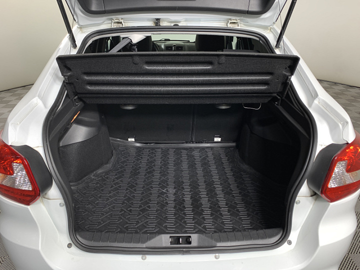 Lada Granta 1.6, 2023 года, Механика, БЕЛЫЙ